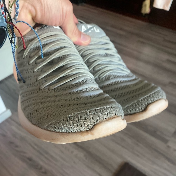 APL Men's TechLoom Wave Cement / White - Good Condition - Size 9 👟🔥 - Picture 4 of 11